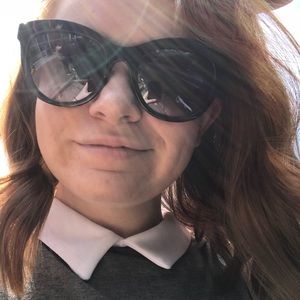 Meet your Posher, Amelia